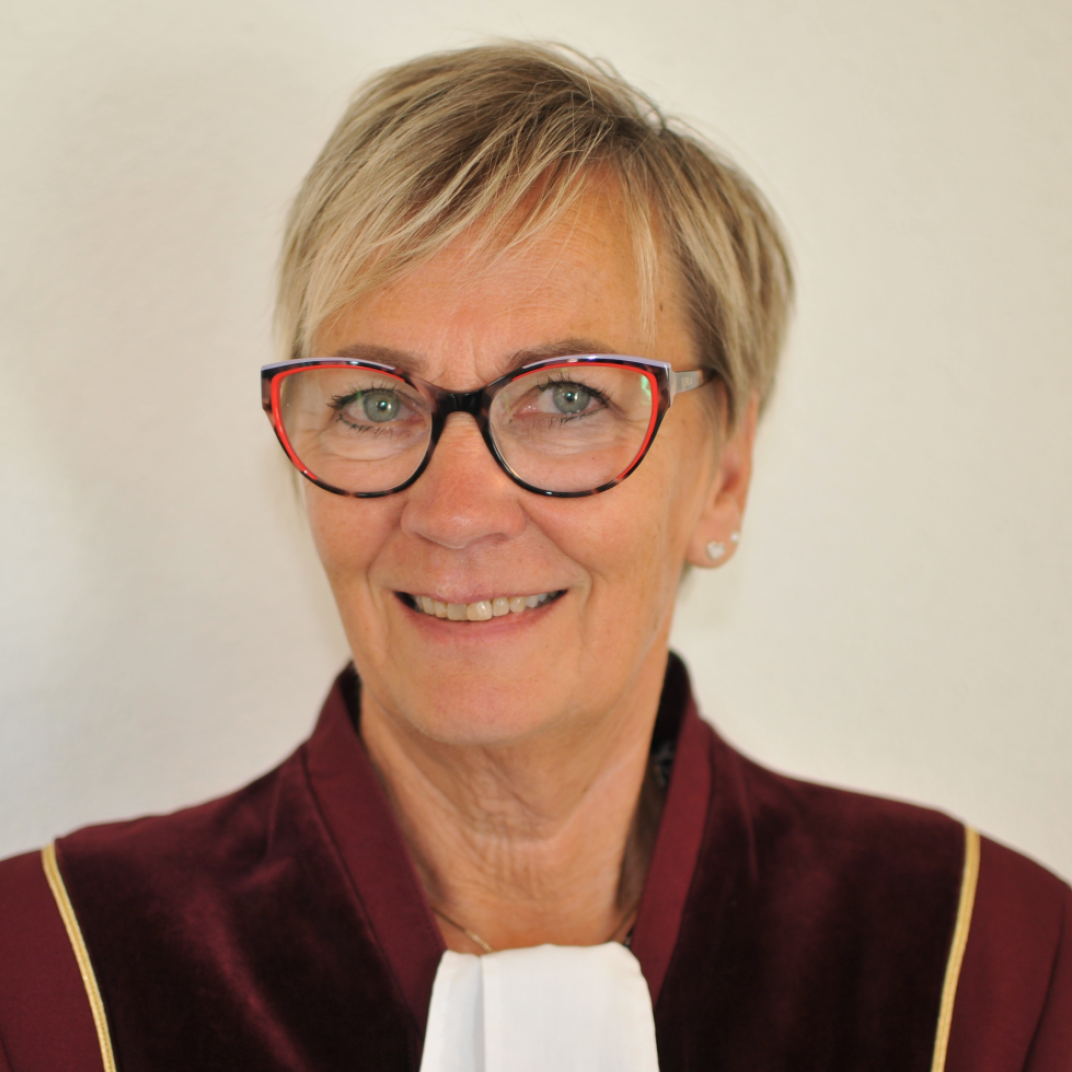 Trouwambtenaar Gea Akker